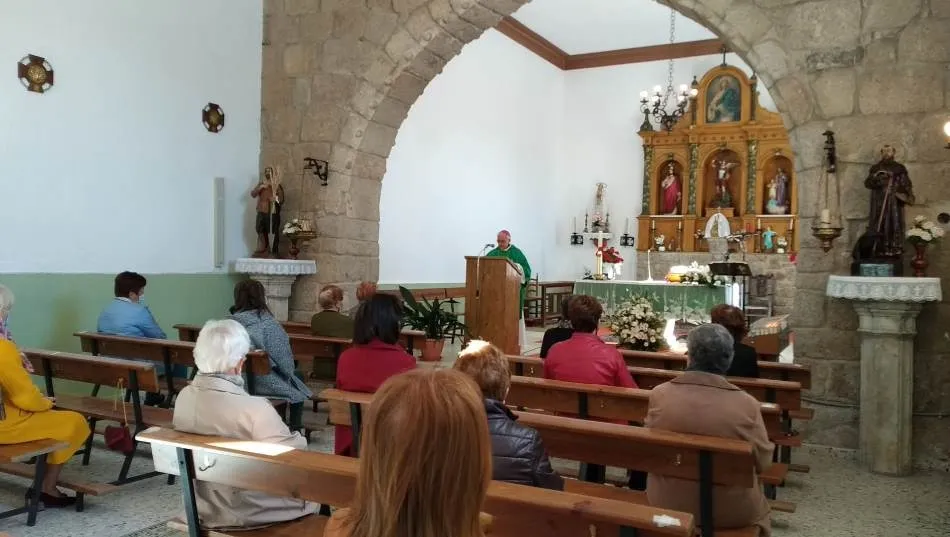 Foto 2 - La comunidad parroquial de Bocacara recibe al Administrador Apost&oacute;lico  
