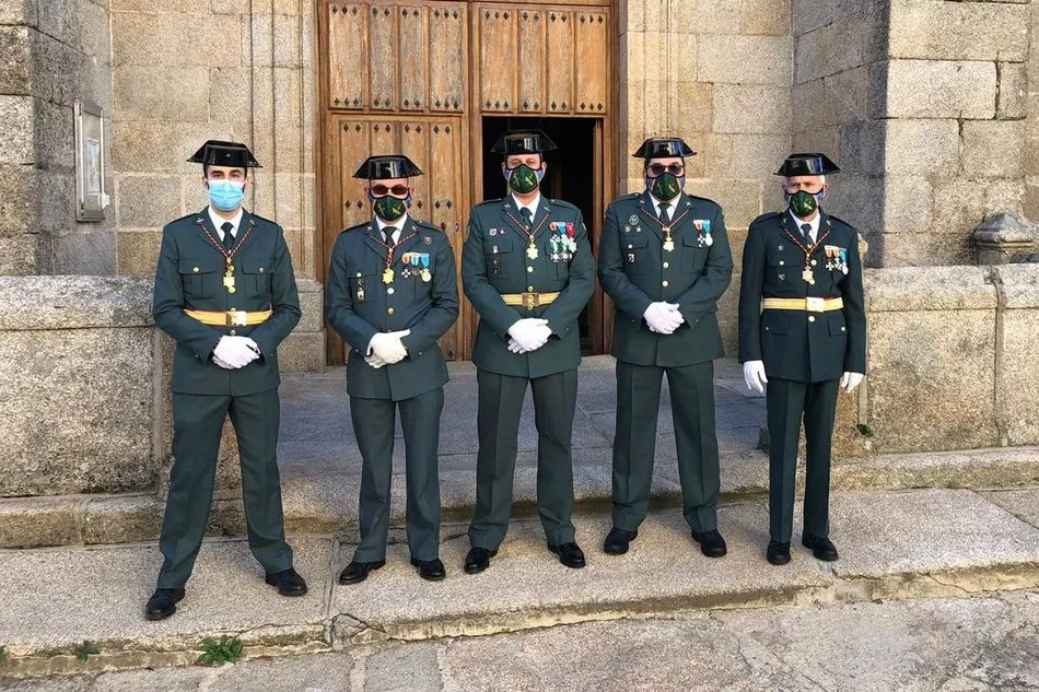Foto 9 - Los guardias civiles del Puesto de Barruecopardo celebran la Virgen del Pilar  