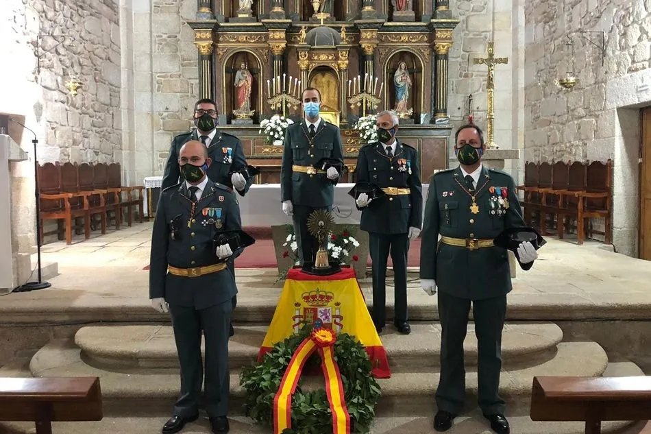 Foto 7 - Los guardias civiles del Puesto de Barruecopardo celebran la Virgen del Pilar  