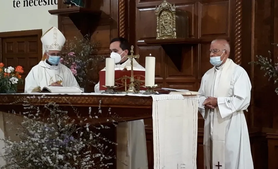 Efraín Peinado coge el testigo de Joaquín Galán como párroco de Serradilla del Llano  