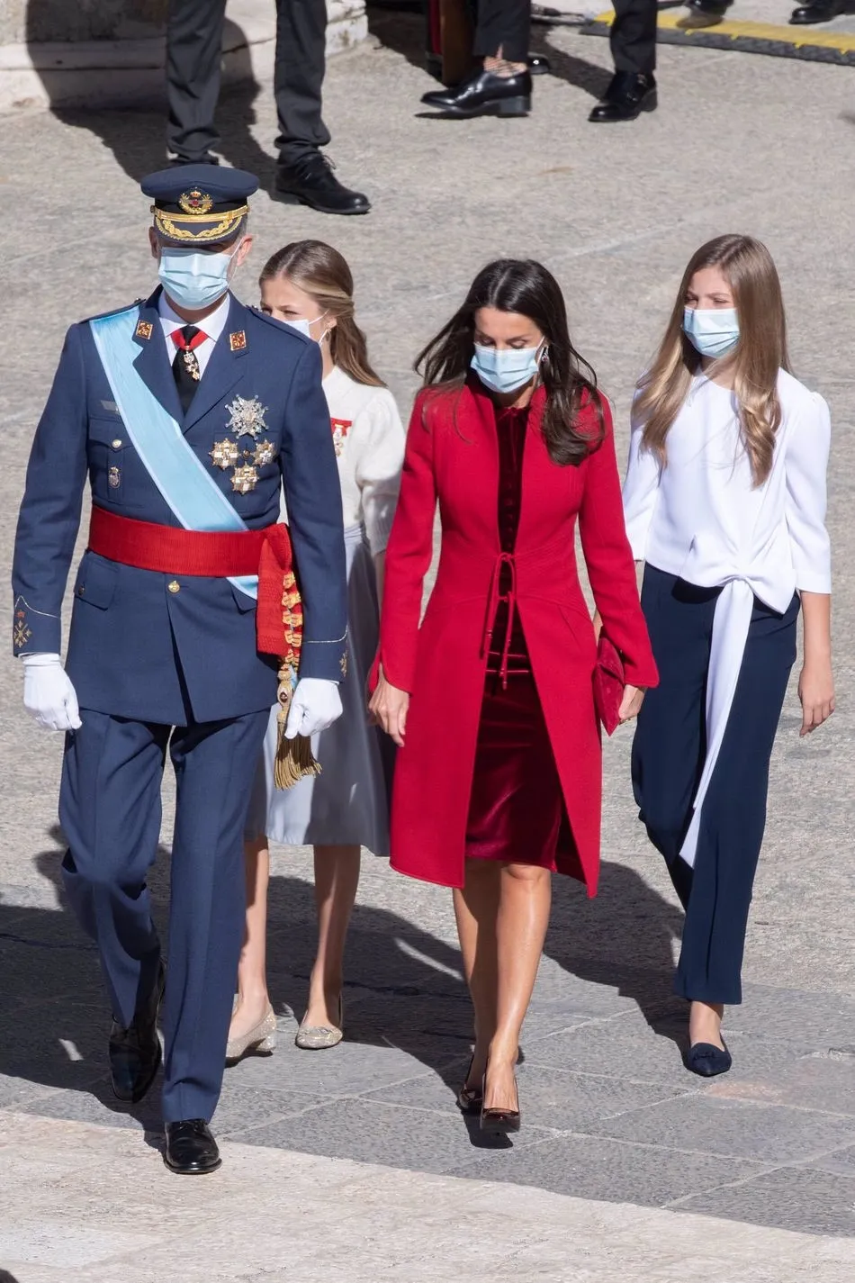 Foto 3 - Los Reyes, la Princesa Leonor y la Infanta Sof&iacute;a presiden el d&iacute;a m&aacute;s sobrio de las Fuerzas...
