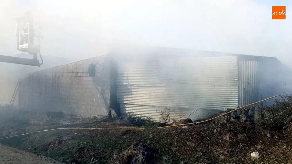 Foto 2 - Controlado el incendio de un cobertizo de paja en Ba&ntilde;ob&aacute;rez  