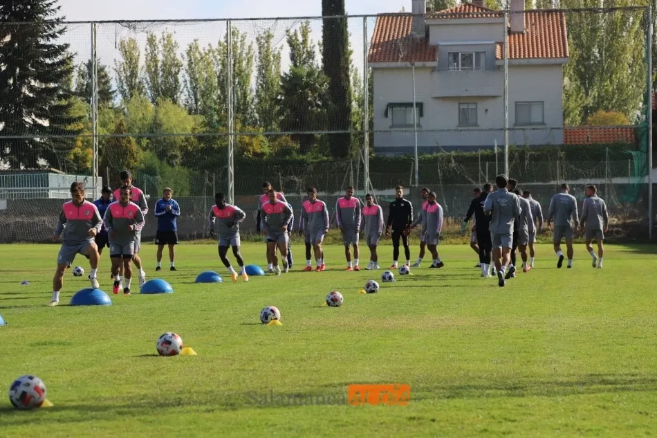 Foto 8 - Lacerda se reincorpora al grupo y Pedra y DeLorenzi no saltan al entrenamiento del Salamanca UDS