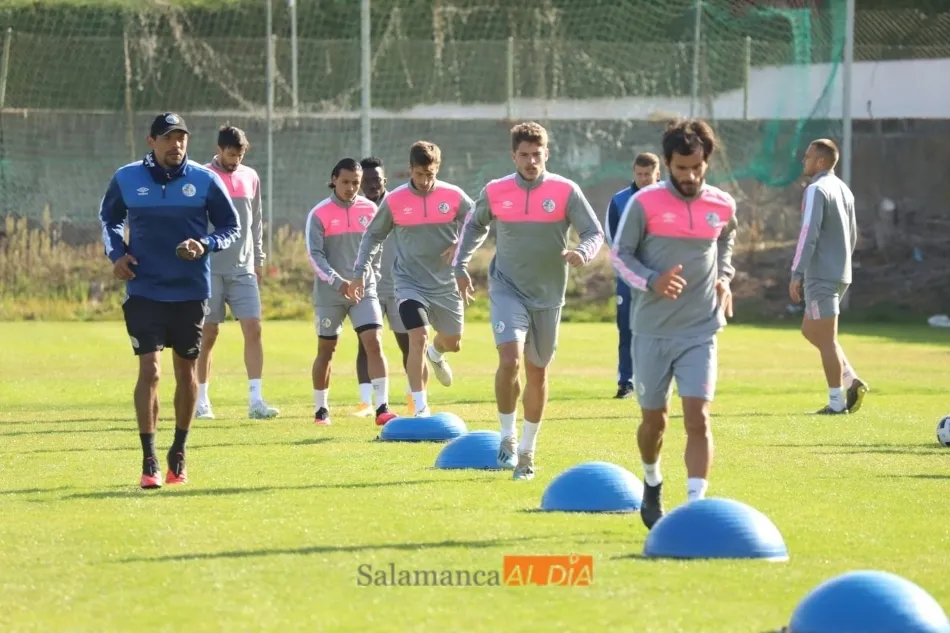 Foto 5 - Lacerda se reincorpora al grupo y Pedra y DeLorenzi no saltan al entrenamiento del Salamanca UDS