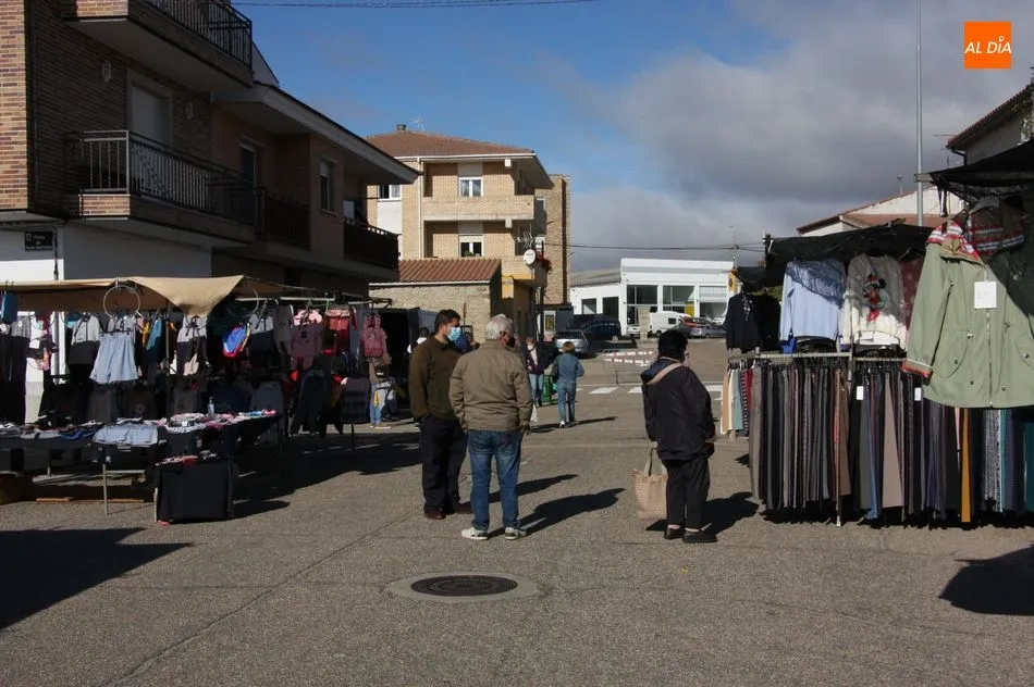 Foto 5 - El mercadillo de Vitigudino se resiente ante la incidencia del coronavirus  
