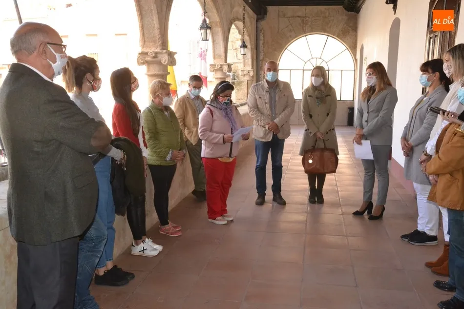 Foto 6 - Ciudad Rodrigo conmemora con la lectura de un manifiesto el D&iacute;a Mundial de la Salud Mental  