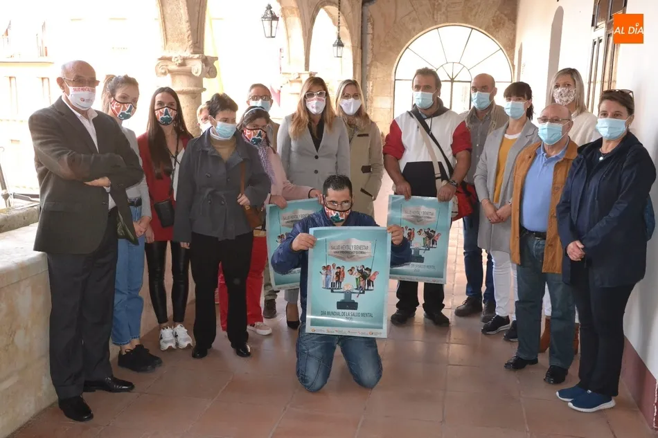 Foto 2 - Ciudad Rodrigo conmemora con la lectura de un manifiesto el D&iacute;a Mundial de la Salud Mental  