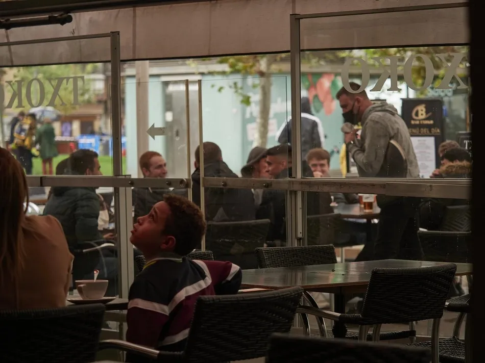 Hasta 33.204 personas con PCR positiva han fallecido desde que el virus llegó a España | EP