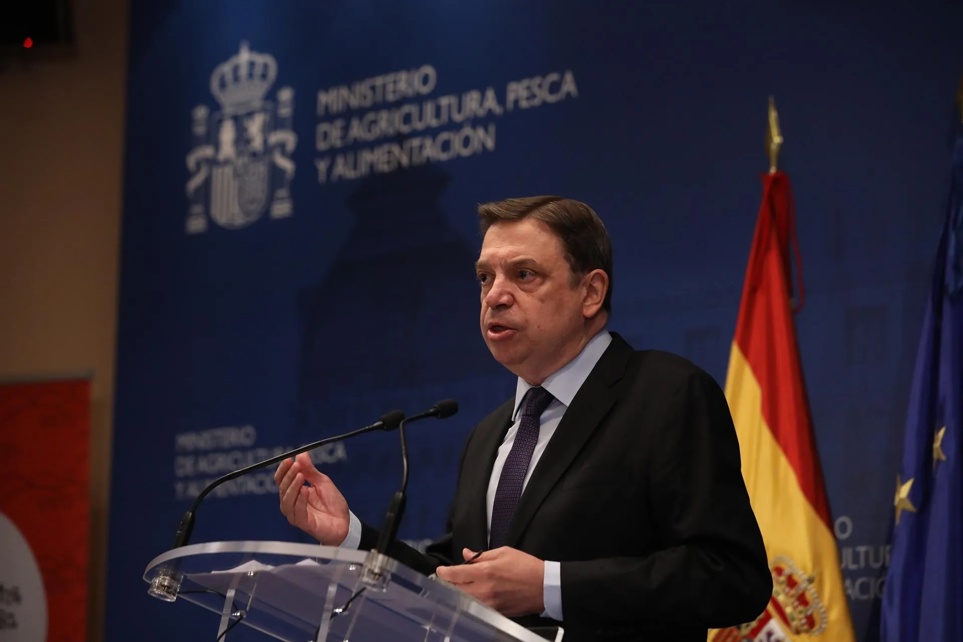 El ministro de Agricultura, Pesca y Alimentación, Luis Planas ofrece una rueda de prensa en la sede del Ministerio. EP