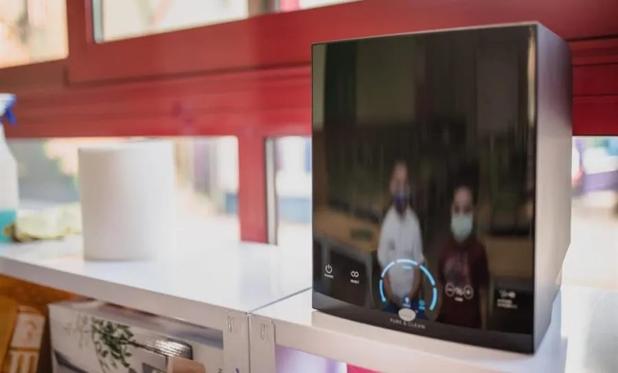 Purificador de aire en un aula con niños. Foto ACTIVEPURE