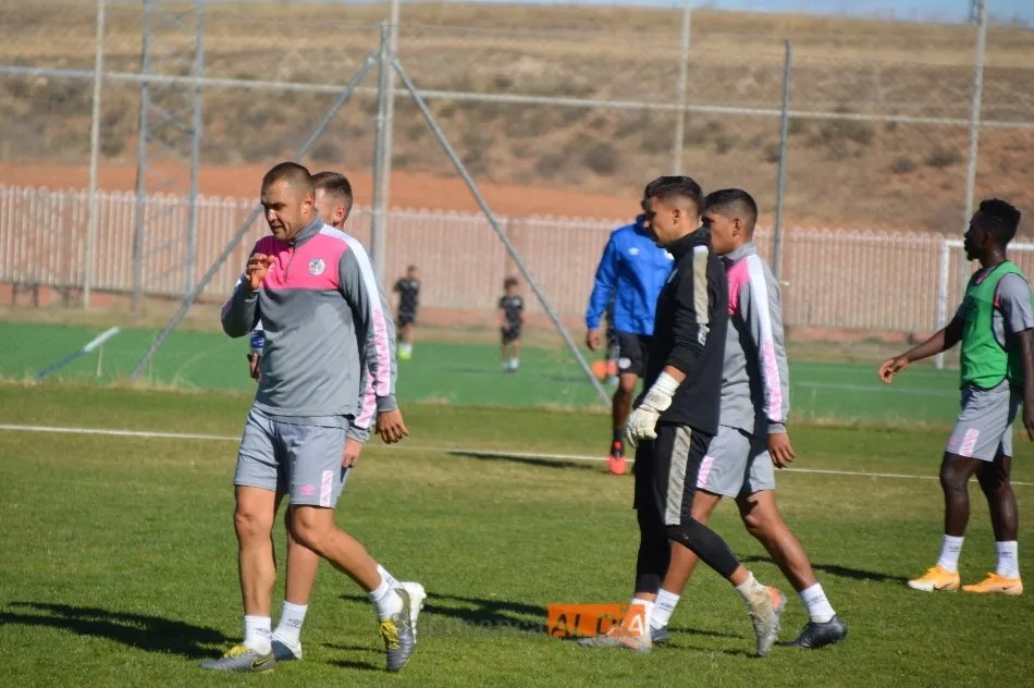 Foto 6 - DeLorenzi vuelve a entrenar con el Salamanca UDS y Madrigal se ausenta por lesi&oacute;n