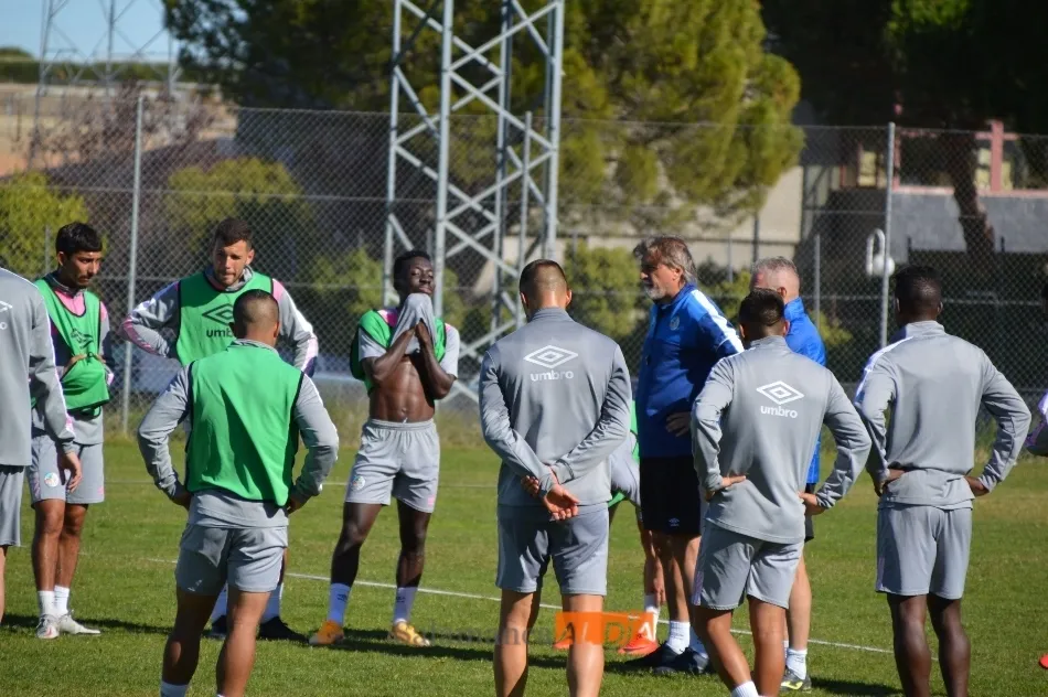 Foto 3 - DeLorenzi vuelve a entrenar con el Salamanca UDS y Madrigal se ausenta por lesi&oacute;n