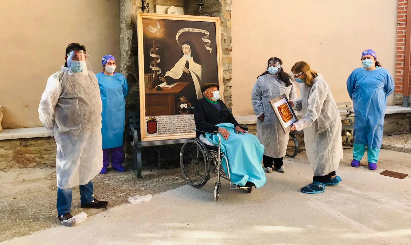 Momento del homenaje a Leandro González Caballero