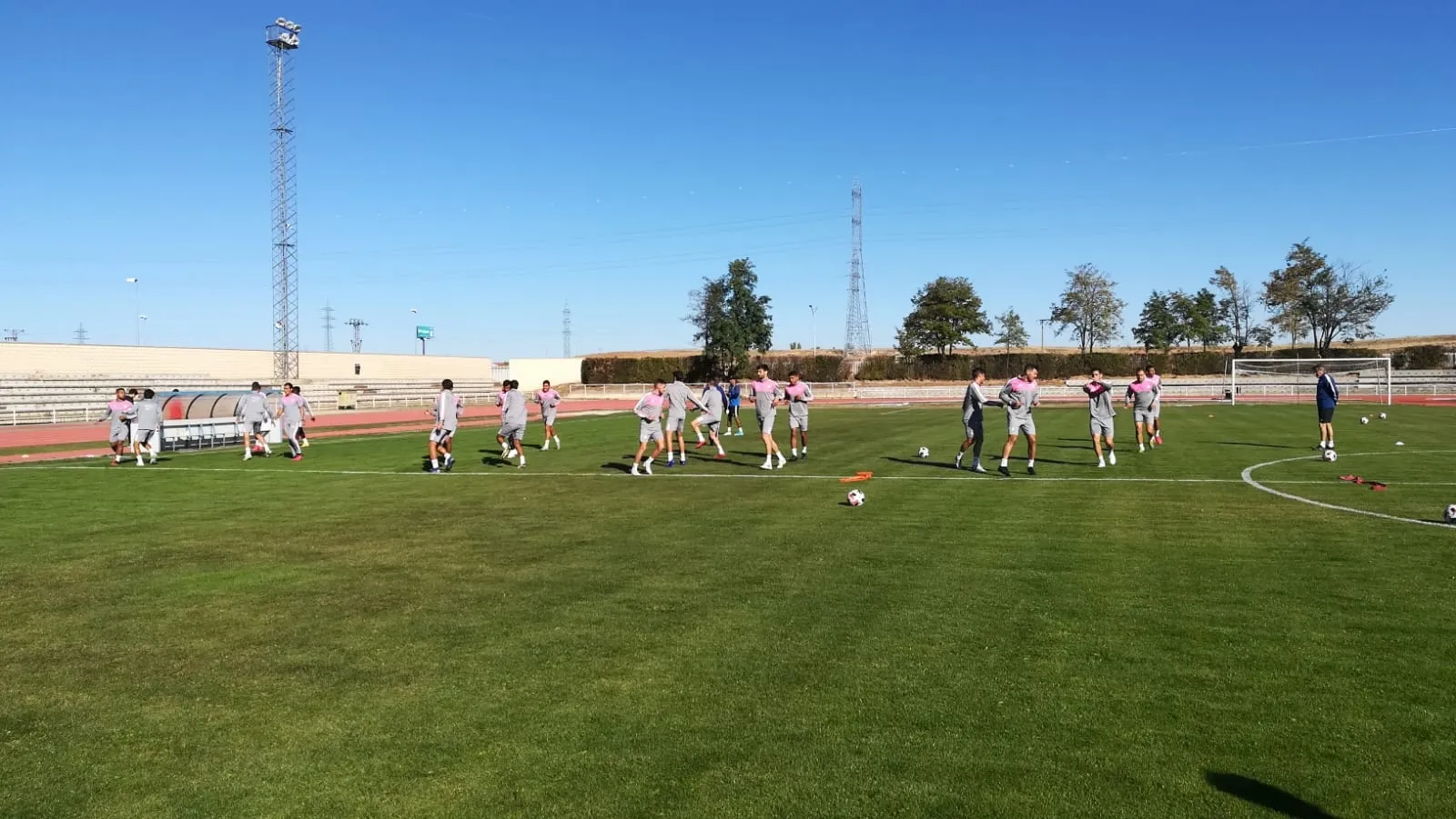 Foto 4 - El Salamanca UDS sigue preparando el partido contra el D&eacute;por&hellip;&nbsp;&iexcl;&iexcl;en Las Pistas!!