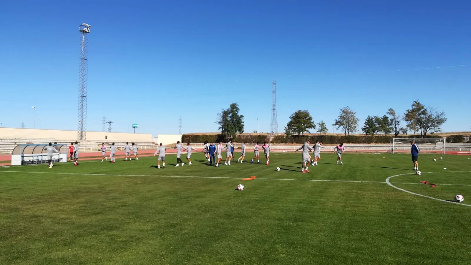 Foto 3 - El Salamanca UDS sigue preparando el partido contra el D&eacute;por&hellip;&nbsp;&iexcl;&iexcl;en Las Pistas!!