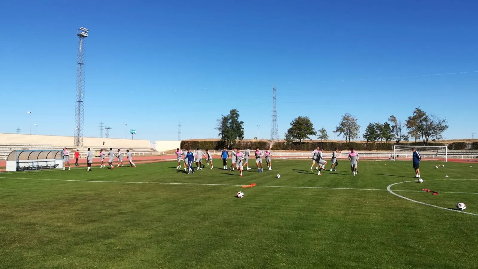 Foto 2 - El Salamanca UDS sigue preparando el partido contra el D&eacute;por&hellip;&nbsp;&iexcl;&iexcl;en Las Pistas!!