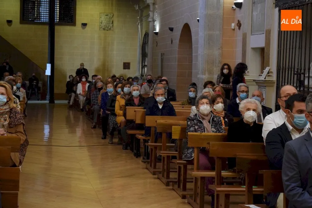 Foto 10 - Misa pontifical para festejar la Solemnidad de Santa Teresa de Jes&uacute;s