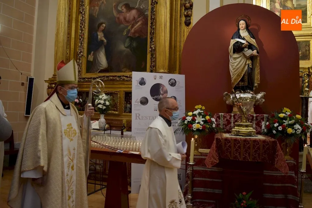 Foto 6 - Misa pontifical para festejar la Solemnidad de Santa Teresa de Jes&uacute;s