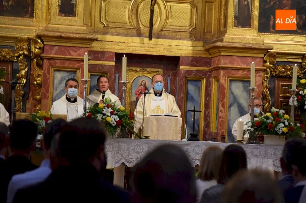 Foto 5 - Misa pontifical para festejar la Solemnidad de Santa Teresa de Jes&uacute;s