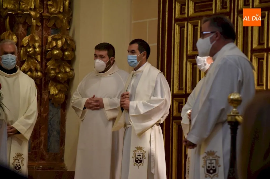 Foto 3 - Misa pontifical para festejar la Solemnidad de Santa Teresa de Jes&uacute;s