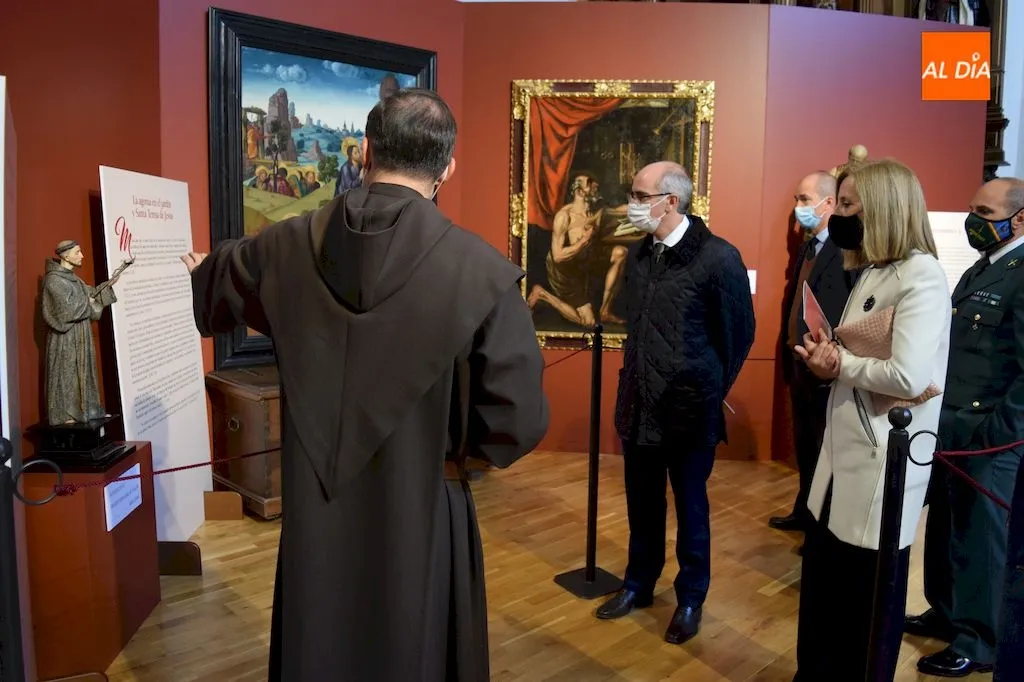 Foto 6 - La exposici&oacute;n &lsquo;Arte Sacro Teresiano&rsquo; encandila a Javier Iglesias,&nbsp;presidente de la...