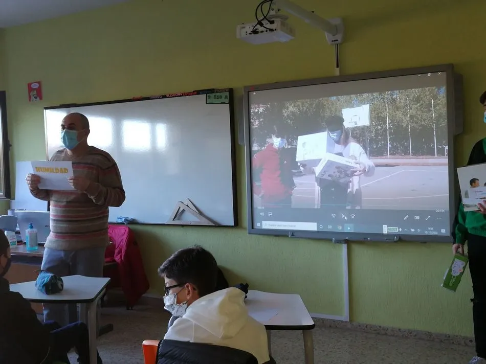 Foto 5 - El Colegio Santa Teresa de Jes&uacute;s celebra su fiesta con medidas de seguridad &ldquo;pero tambi&eacute;n...