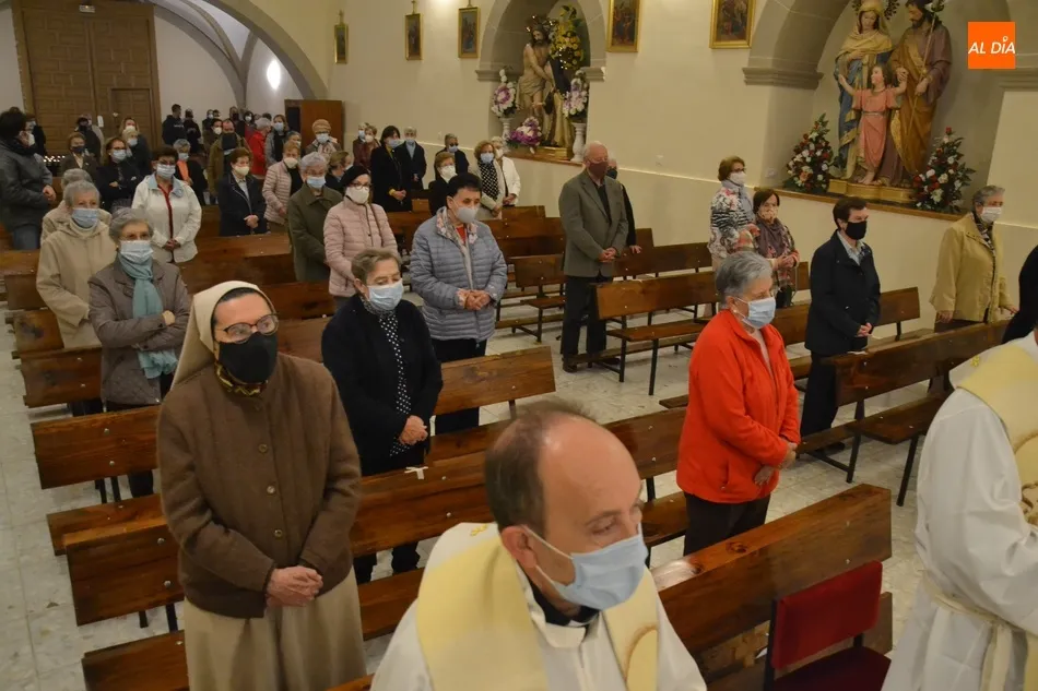 Foto 7 - Lleno en el Convento de las Carmelitas para festejar a Santa Teresa de Jes&uacute;s  