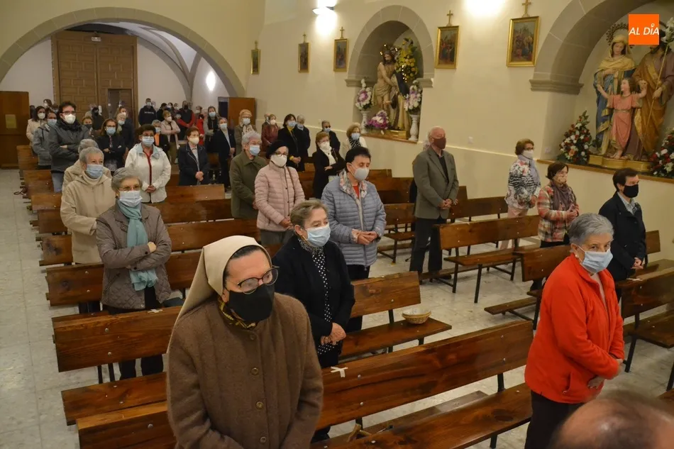 Lleno en el Convento de las Carmelitas para festejar a Santa Teresa de Jesús  