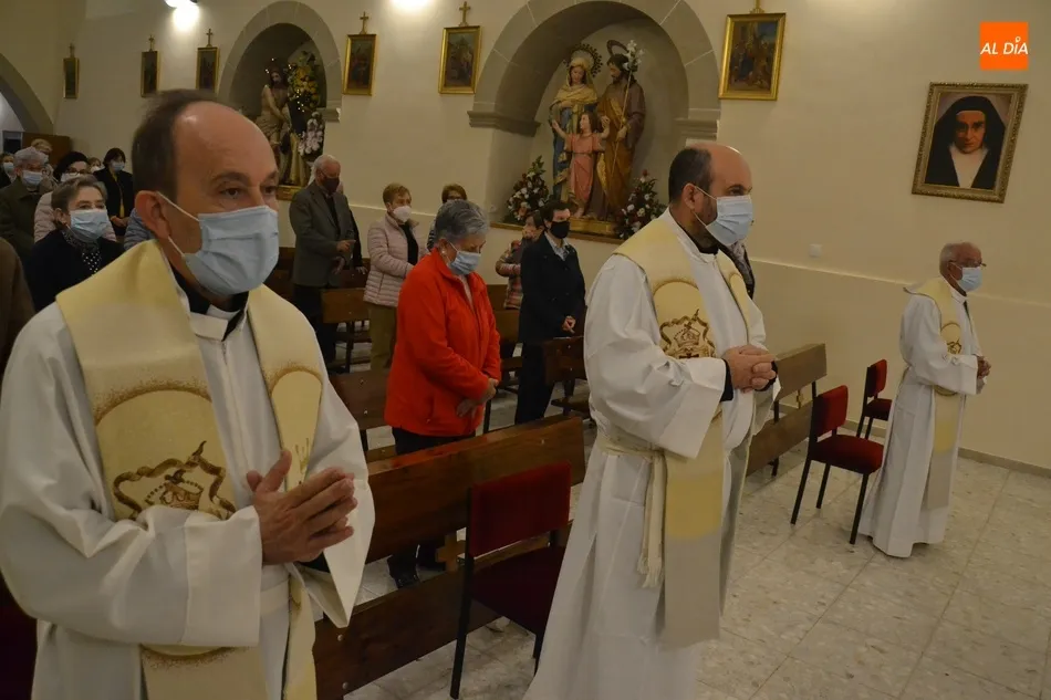 Foto 5 - Lleno en el Convento de las Carmelitas para festejar a Santa Teresa de Jes&uacute;s  