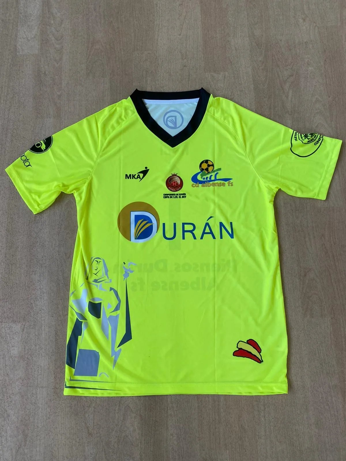 Foto 7 - Santa Teresa de Jes&uacute;s, protagonista de la nueva camiseta del Piensos Dur&aacute;n Albense