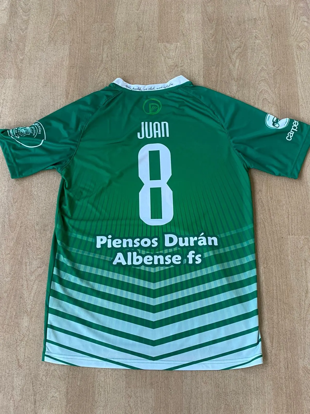 Foto 4 - Santa Teresa de Jes&uacute;s, protagonista de la nueva camiseta del Piensos Dur&aacute;n Albense