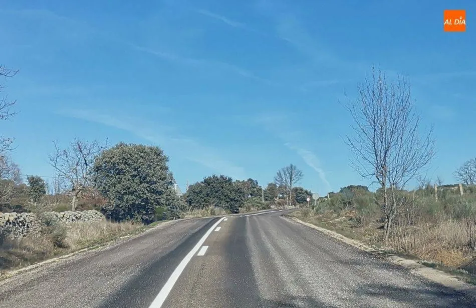 La obra de mejora de la plataforma y firme de la carretera son el motivo de estos cortes. Foto de archivo