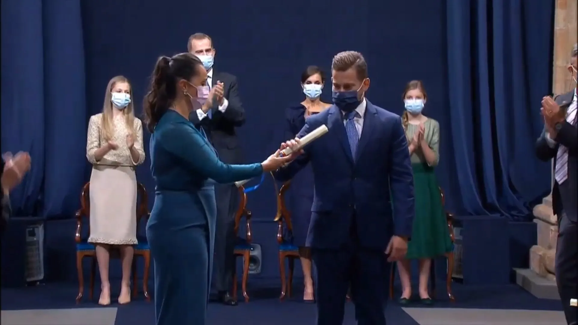 Sanitarios recogen el premio Princesa de Asturias de la Concordia