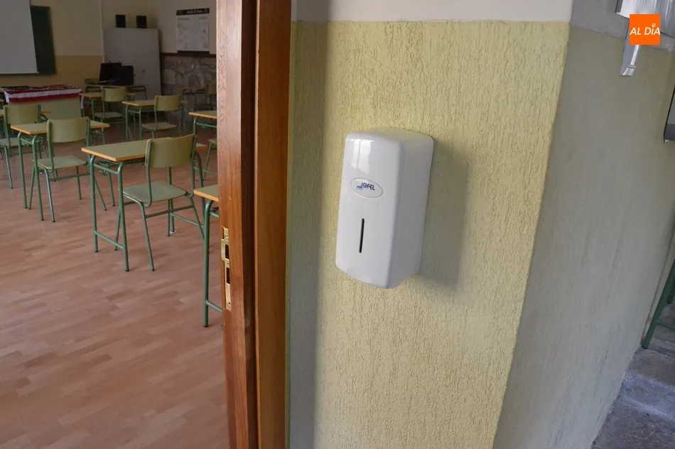 Foto 6 - Todo preparado en la Escuela de Idiomas para arrancar el lunes el curso 2020/2021  