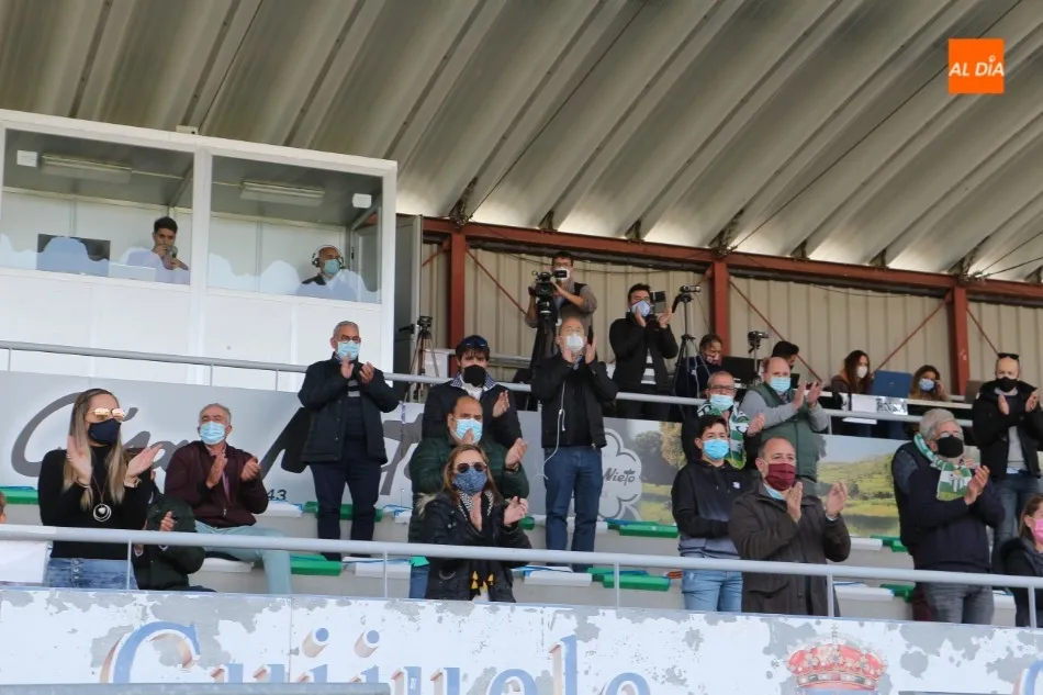 Foto 6 - El Municipal de Guijuelo ya luce el nombre de Luis Ramos