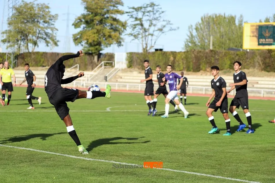 Foto 10 - Clay Silvas le manda un mensaje a Egea al darle la victoria al Salamanca UDS 'B' sobre el Cristo...
