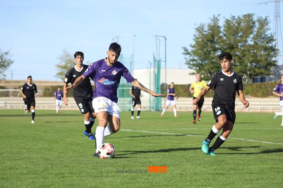 Foto 9 - Clay Silvas le manda un mensaje a Egea al darle la victoria al Salamanca UDS 'B' sobre el Cristo...