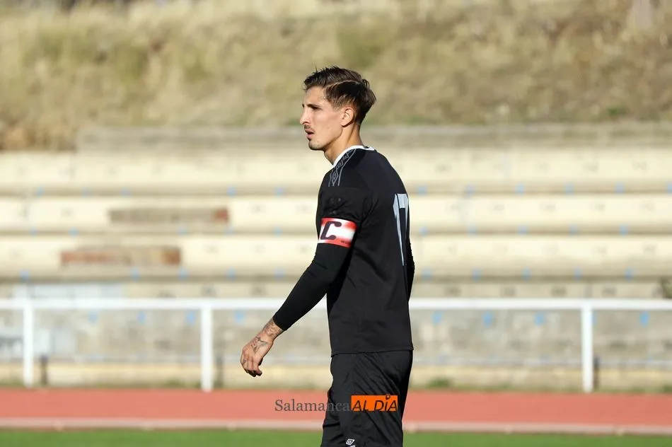 Foto 3 - Clay Silvas le manda un mensaje a Egea al darle la victoria al Salamanca UDS 'B' sobre el Cristo...