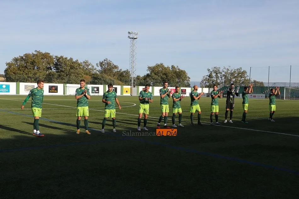 Foto 8 - El CD Guijuelo se estrena en Liga con empate a cero ante el Celta B (0-0)