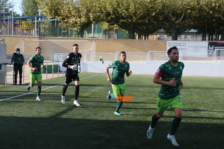 Foto 5 - El CD Guijuelo se estrena en Liga con empate a cero ante el Celta B (0-0)