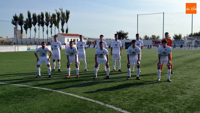 Foto 7 - El Pe&ntilde;aranda y el Santa Marta empatan a uno en un derbi diferente