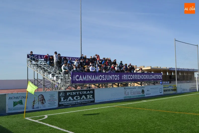 Foto 6 - El Pe&ntilde;aranda y el Santa Marta empatan a uno en un derbi diferente