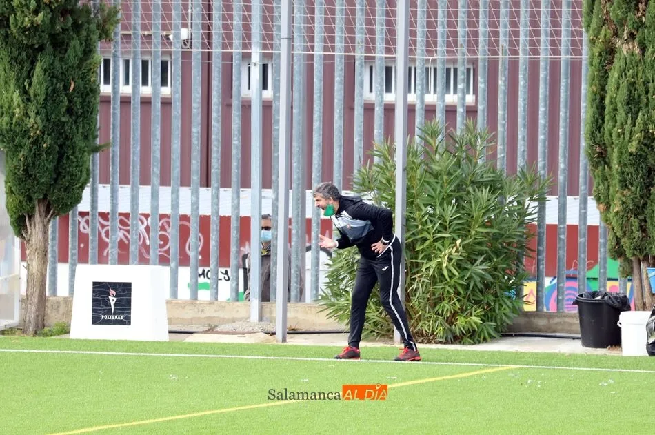 Foto 10 - Lauris, Bea Iglesias, Saza y Peti le dan la victoria al Salamanca UDS Femenino sobre el Amigos del...