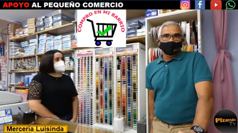 Jesús Bolao en una de las entrevistas a comerciantes de Pizarrales