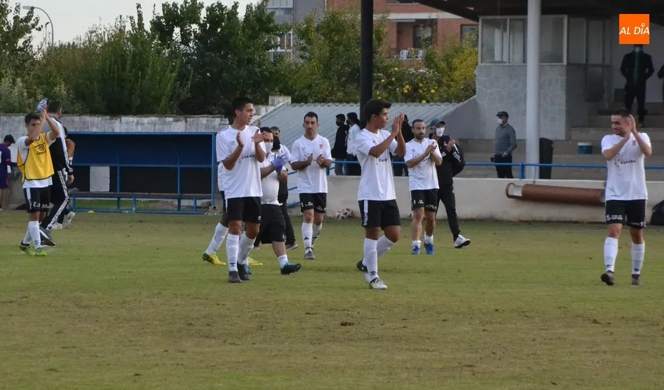 Foto 5 - El Senior del Ciudad Rodrigo vuelve a la senda de la victoria en la ilustre visita de Julio...