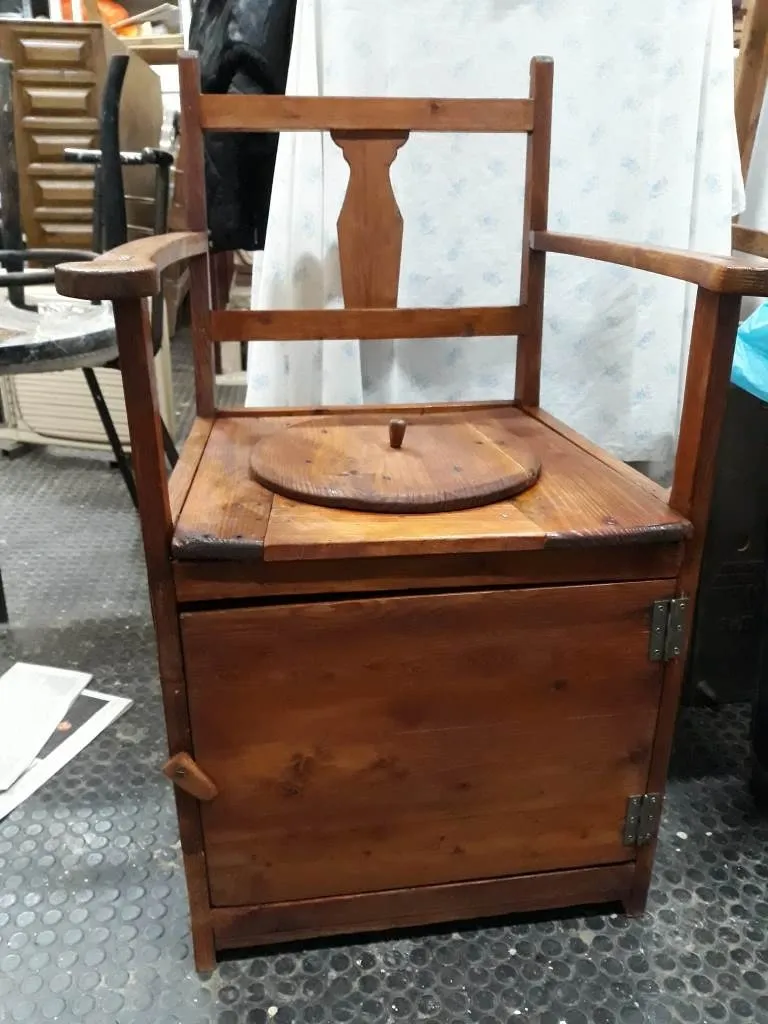Foto 2 - El Museo del Orinal suma gracias a una donaci&oacute;n un Don Pedro de al menos 150 a&ntilde;os de antig&uuml;edad  