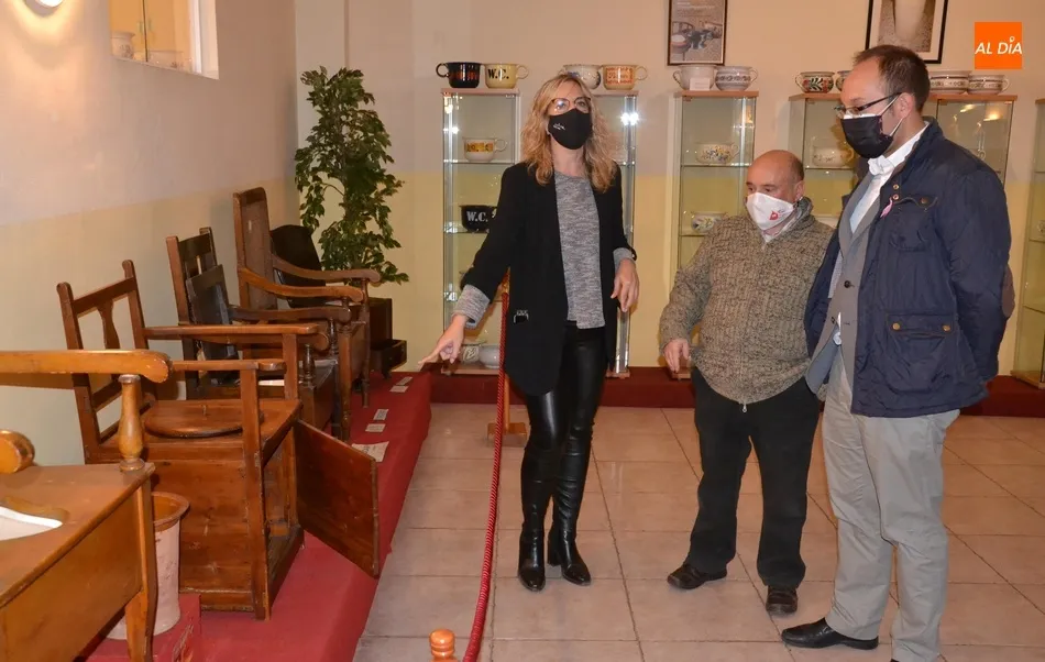 El Museo del Orinal suma gracias a una donación un Don Pedro de al menos 150 años de antigüedad  