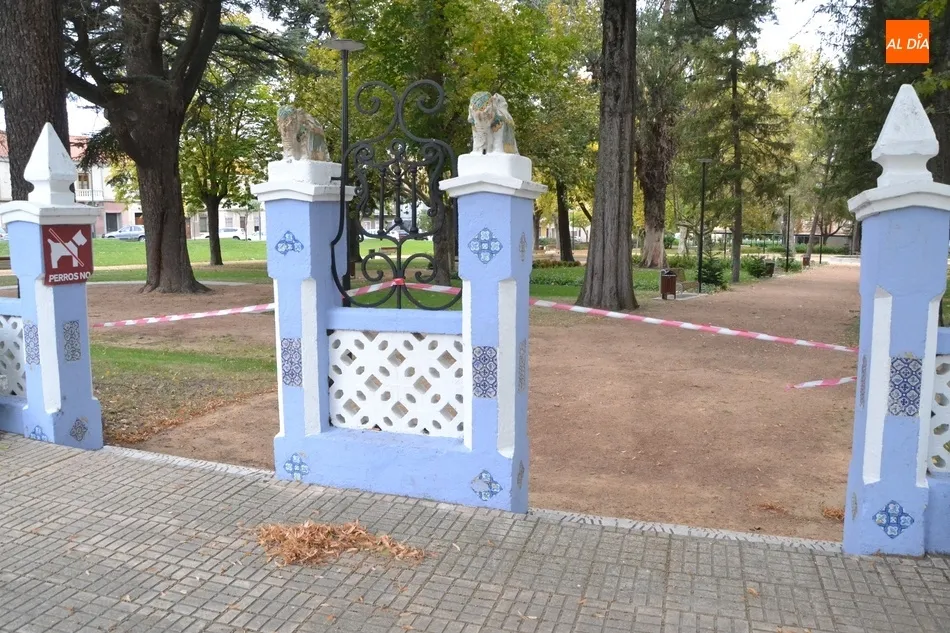 Foto 7 - La Polic&iacute;a Local cierra por precauci&oacute;n los parques de La Glorieta y La Florida  