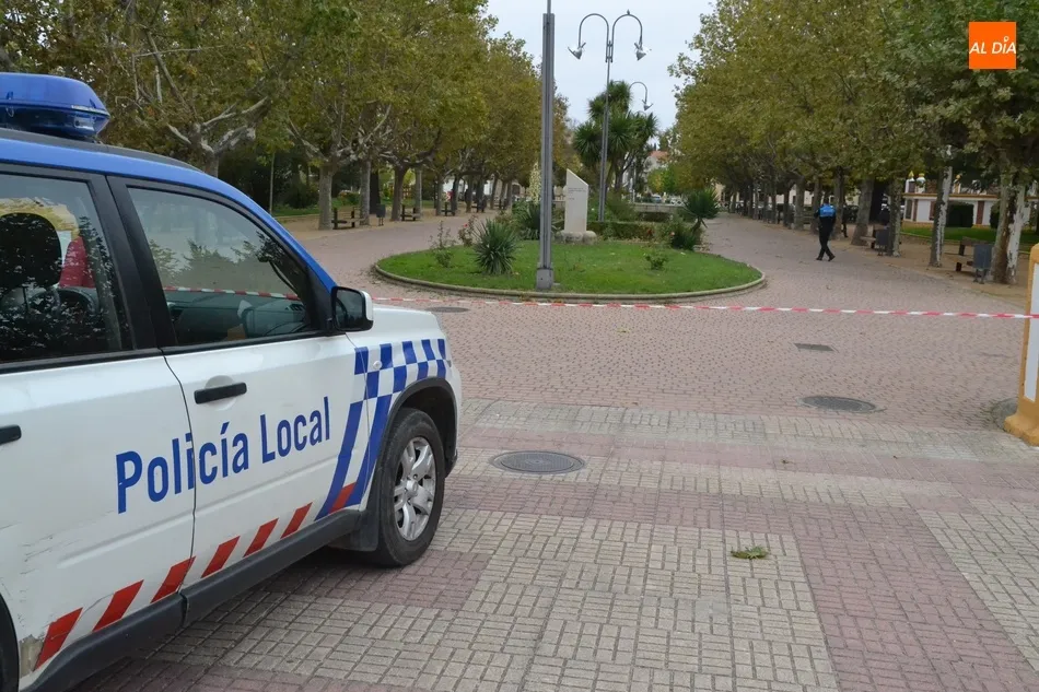 Foto 6 - La Polic&iacute;a Local cierra por precauci&oacute;n los parques de La Glorieta y La Florida  