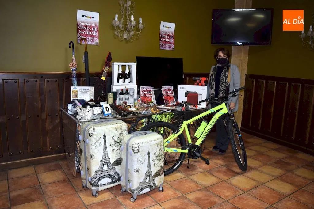 Cesta de productos que sortea D`Encanto / Pedro Zaballos